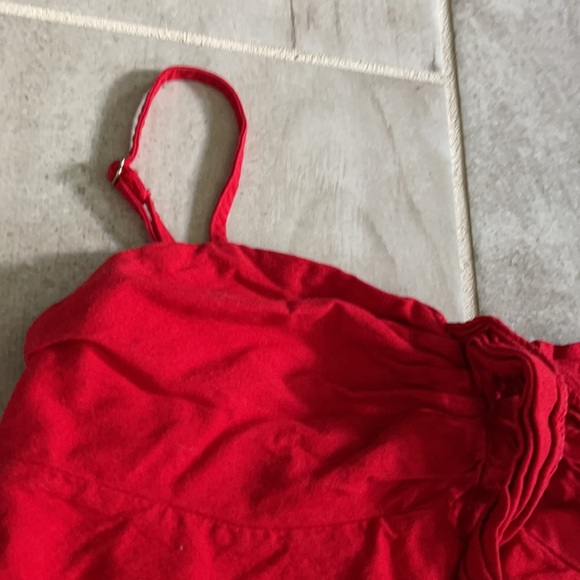 Cute red tank with tie! - Picture 3 of 4